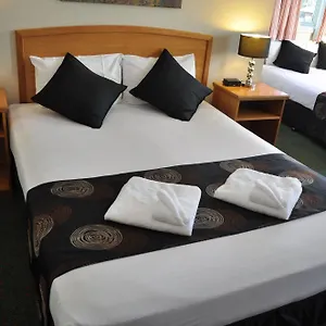 3* Hotel Meadowbrook Brisbane
